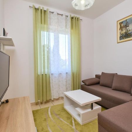 Apartments Blanka Nerezine Exterior photo