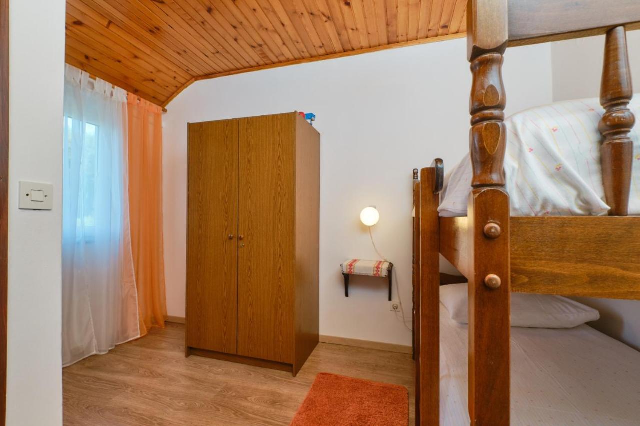 Apartments Blanka Nerezine Exterior photo