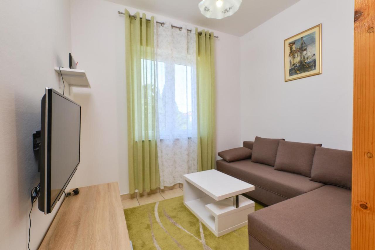 Apartments Blanka Nerezine Exterior photo