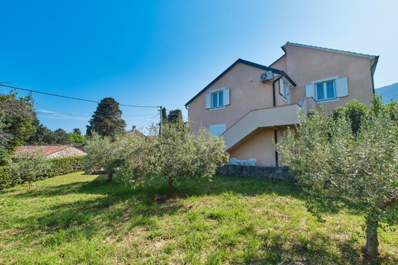 Apartments Blanka Nerezine Exterior photo