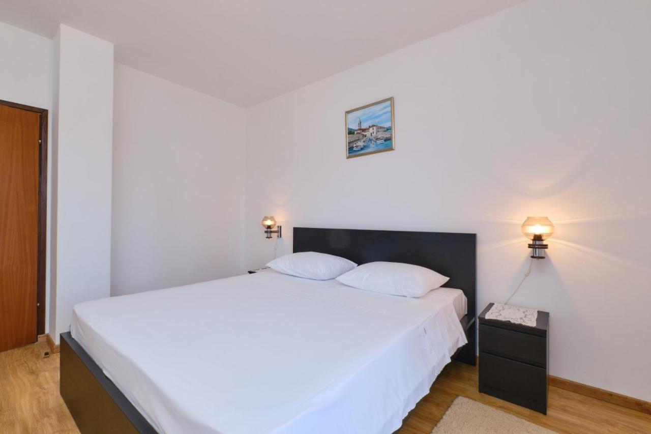 Apartments Blanka Nerezine Exterior photo