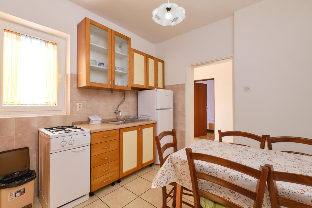 Apartments Blanka Nerezine Exterior photo